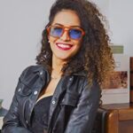 FEISEDY Vintage Square 70s Flat Aviator Sunglasses Women Men Metal Design Shades B2752
